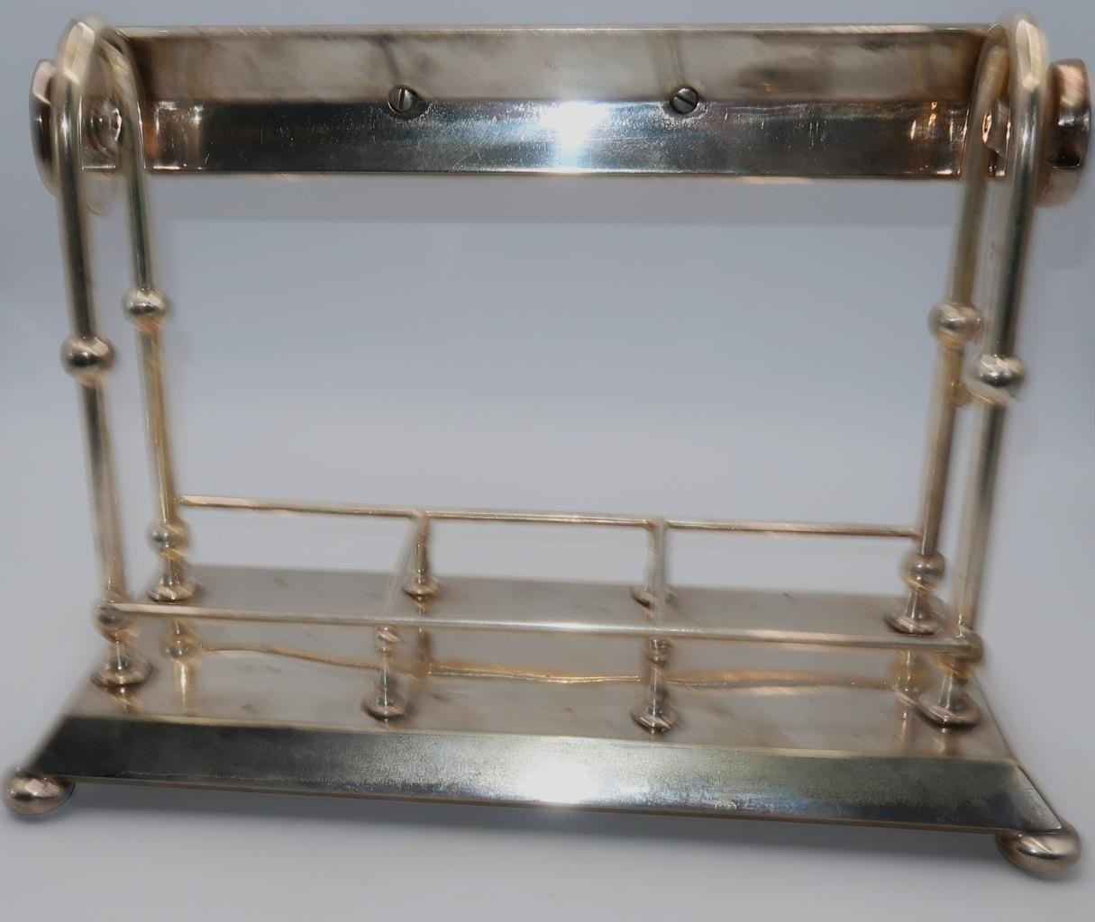 MAPPIN & WEBB Silver Plated Liquor TANTALUS w/ 3 Decanters & Lock, 13" x 12"