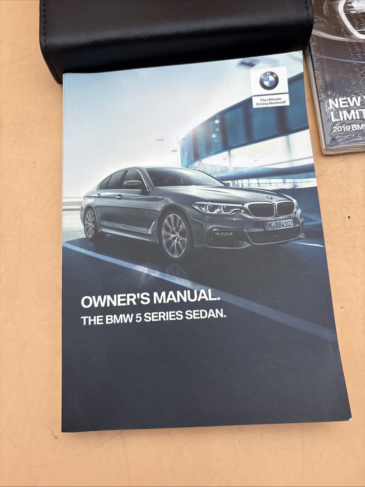 2019 BMW 5 SERIES SEDAN OWNERS MANUAL 530e plug-in hybrid M550i xDrive With case