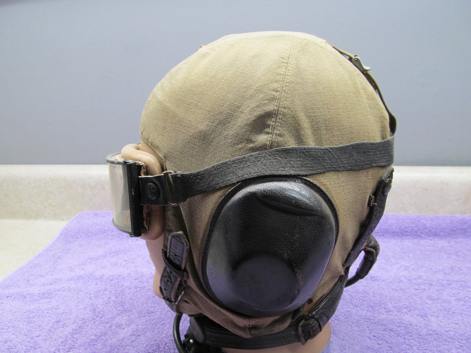 WW2 German Luftwaffe LKpS101 Summer Flight Helmet w/Full Coms, Goggles mint con