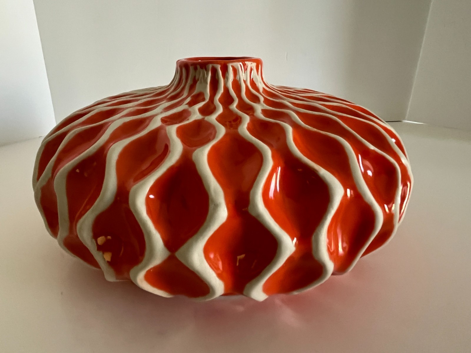 Modern Raised Wavy Design Vases Set of 3