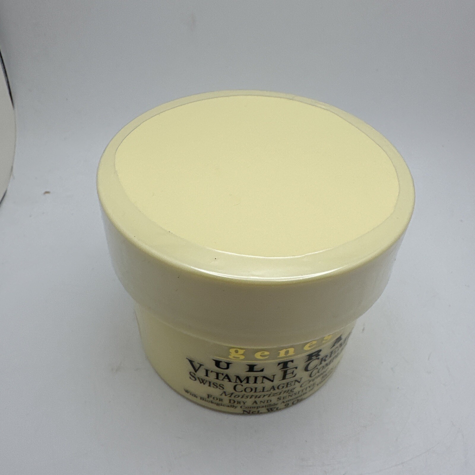 Genes Ultra Vitamin E Creme 9 oz. New. One Jar.