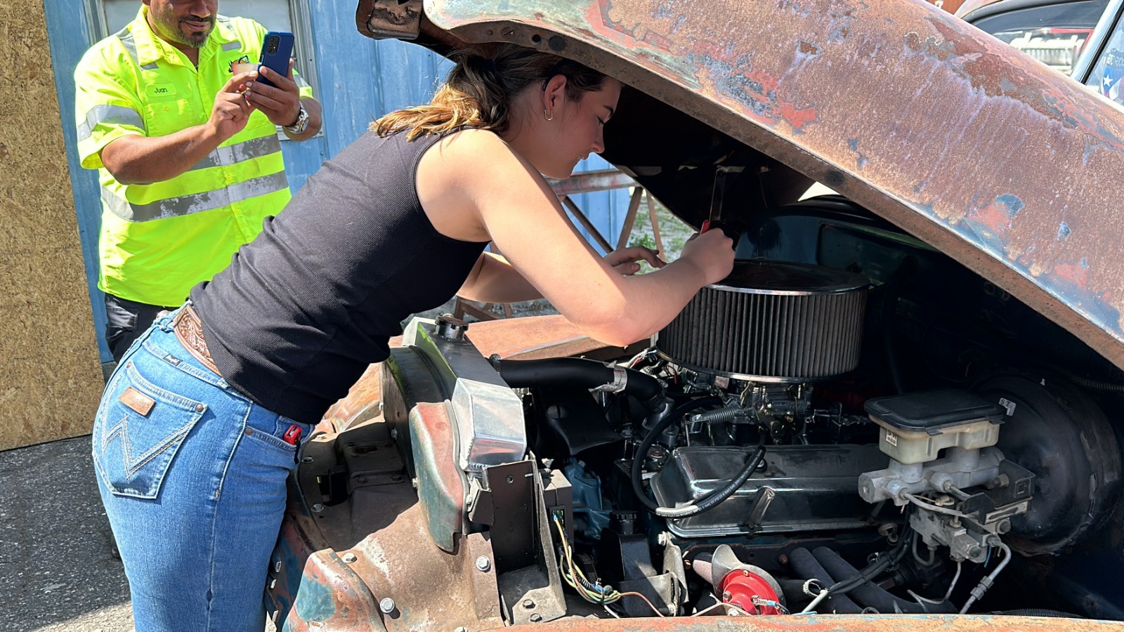 Edelbrock Remanufactured Carburetor 750 CFM Manual Choke # 1407