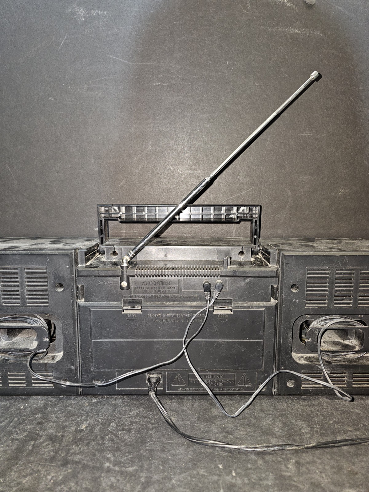 Vintage GE General Electric Boombox Model 3-5663A Radio Cassette Player - Tested