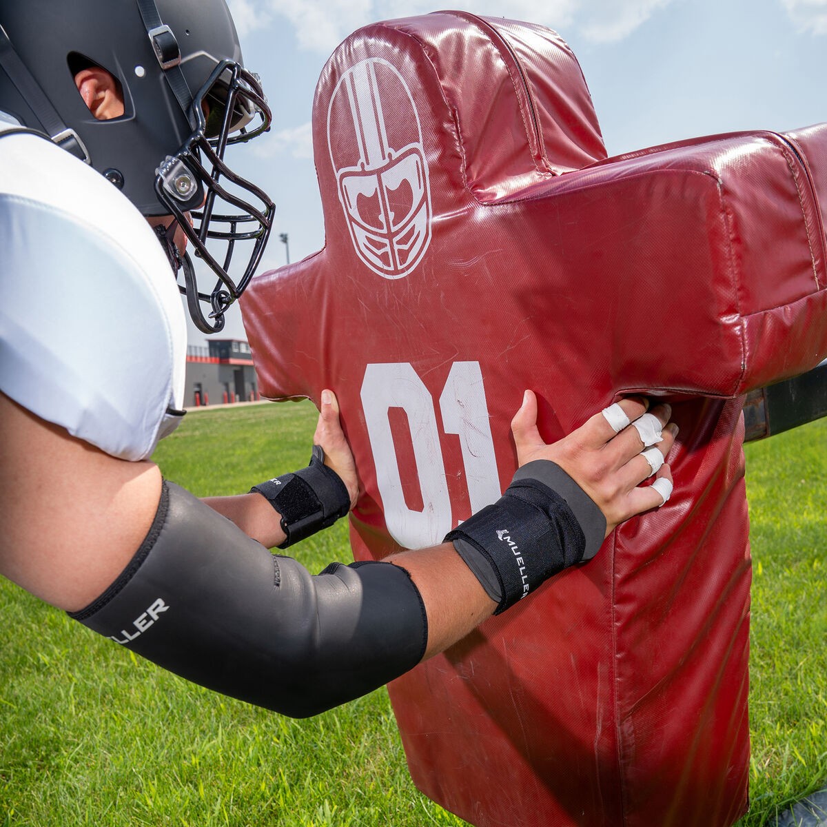 Mueller Professional Elbow Sleeve