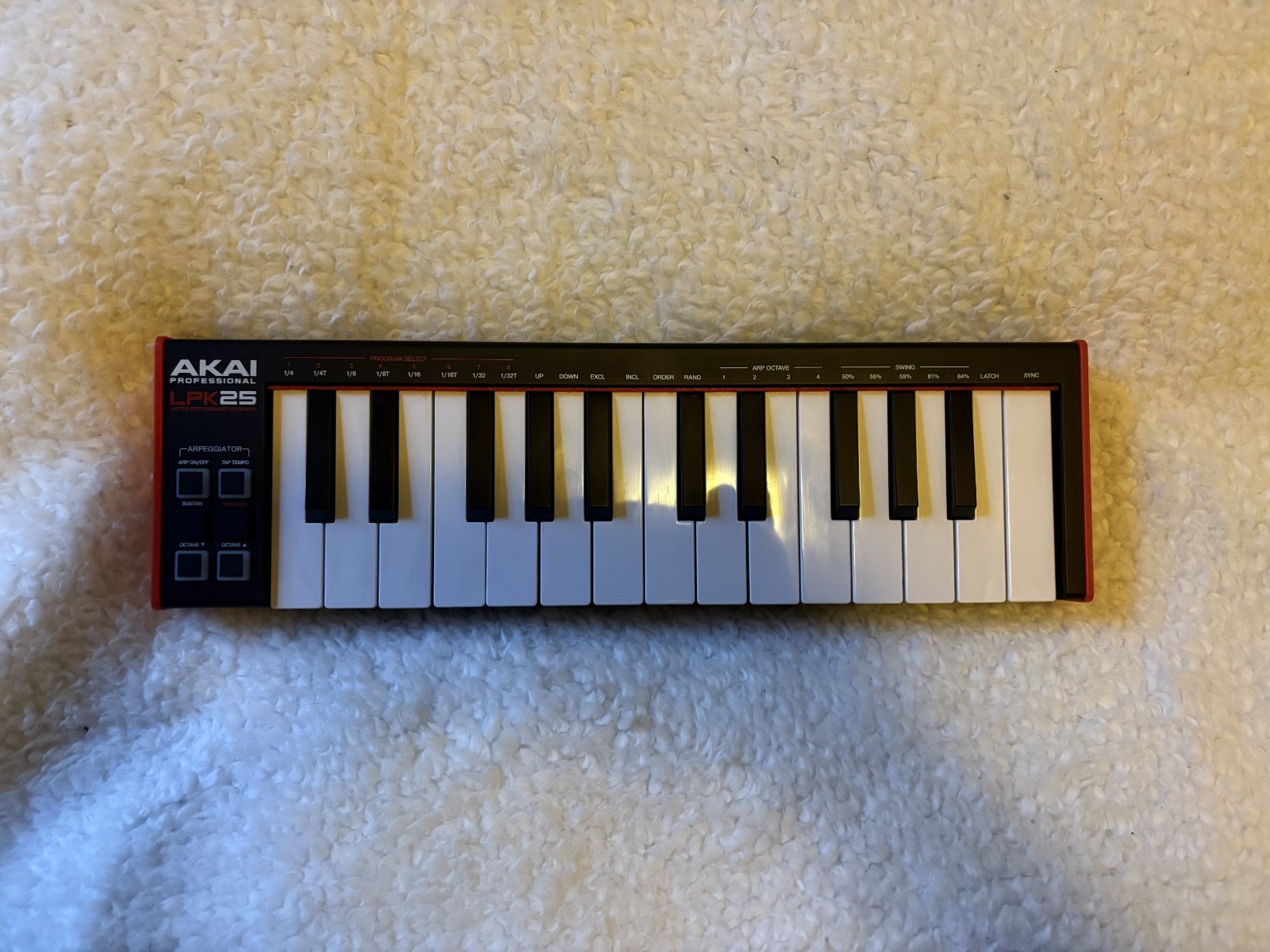 AKAI LPK25 MIDI Keyboard Excellent Condition