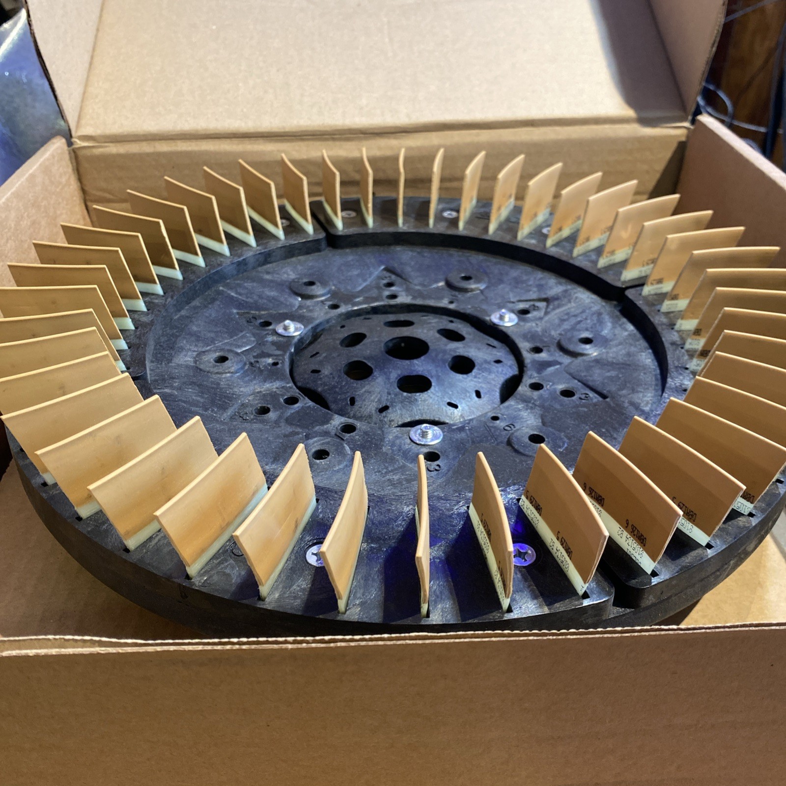 DIAMABRUSH 16" Polymer Tool 1000 Grit Red Blades with Tennant Drive Clutch Plate