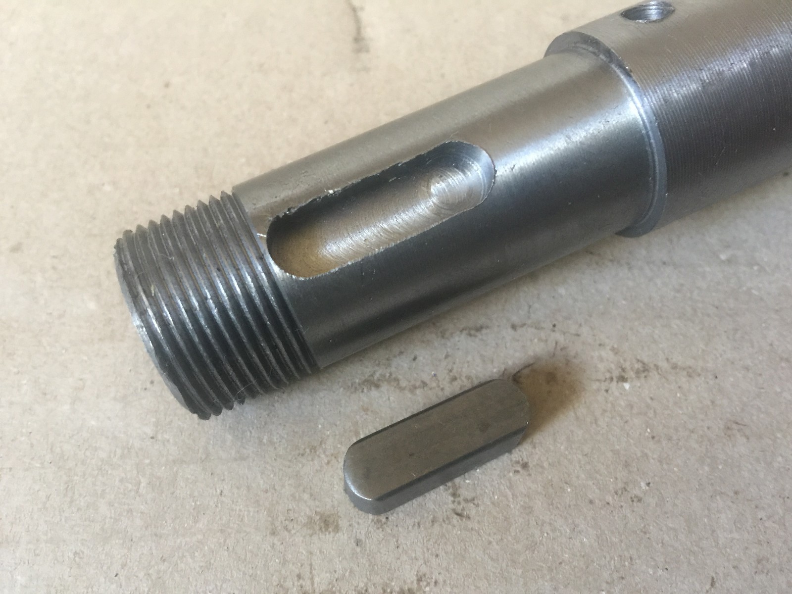 Finish mower Blade Spindle key, Servis Rhino 00775024 (14-014)