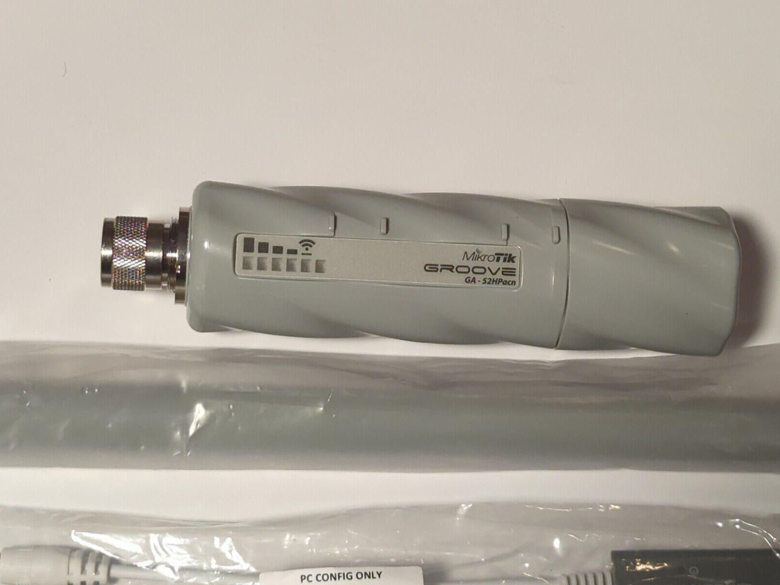 Mikrotik GrooveA-52HPacn-US RouterBoard 2.4/5GHz W/ NEW ANTENNA / GIGABIT POE