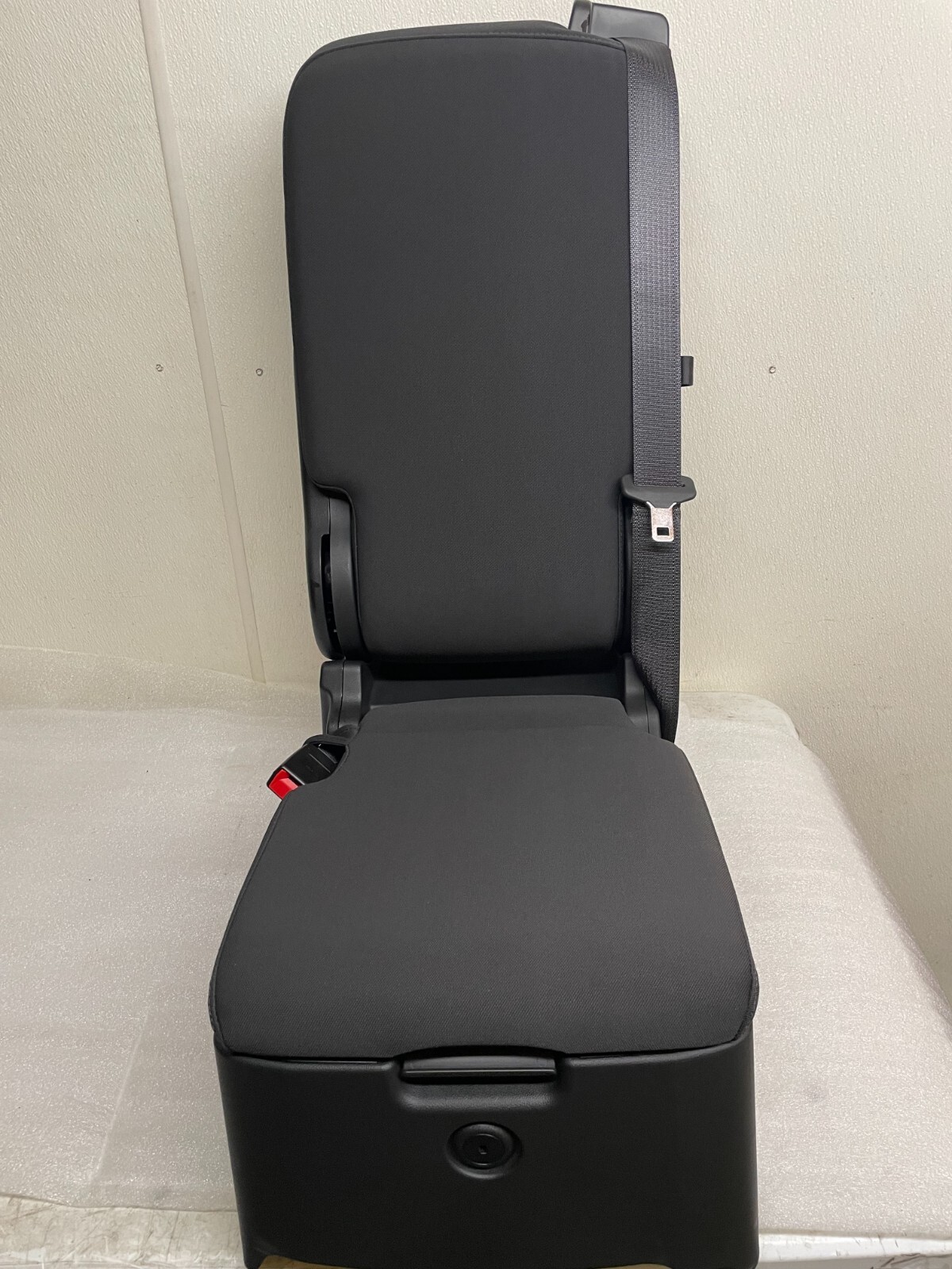 19-23 CHEVROLET TAHOE SILVERADO EBONY CLOTH CENTER JUMP SEAT WITH STORAGE...RARE
