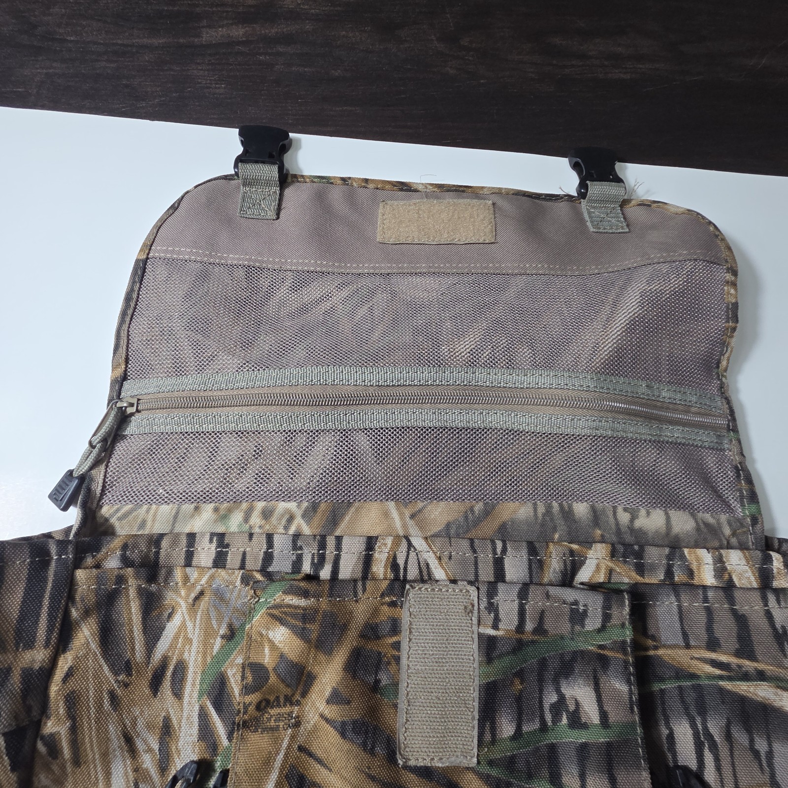 Ducks Unlimited Avery Camo Messenger Bag *Missing Components