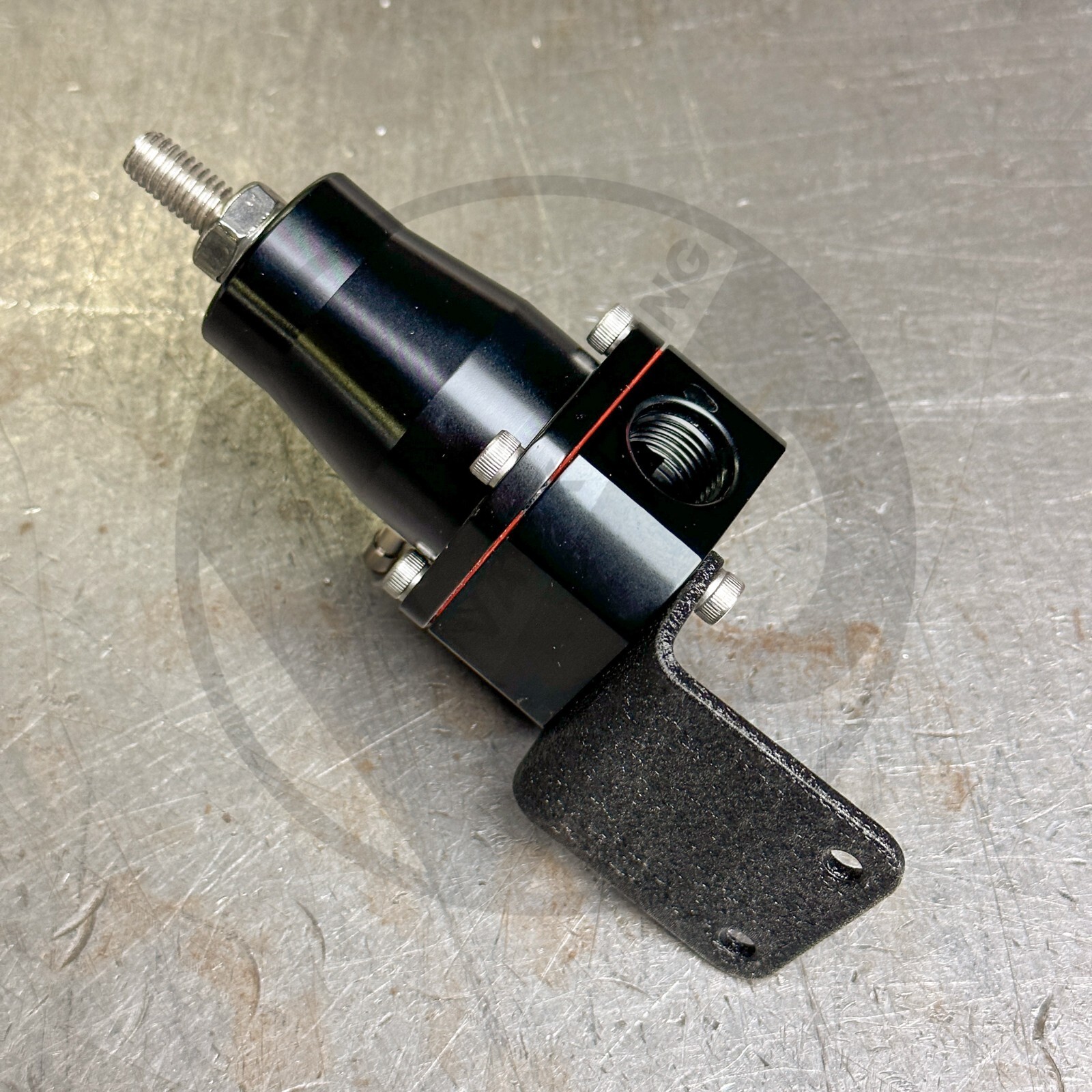 Aeromotive 13196 Style Fuel Pressure Regulator Bracket w Bolts (Wrinkle Black)