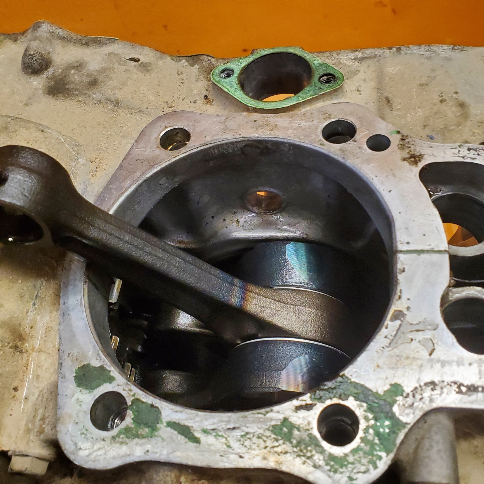 1997 Honda Foreman 400 4x4 Engine Motor Block Crank Case Crankcase Shaft Bottom