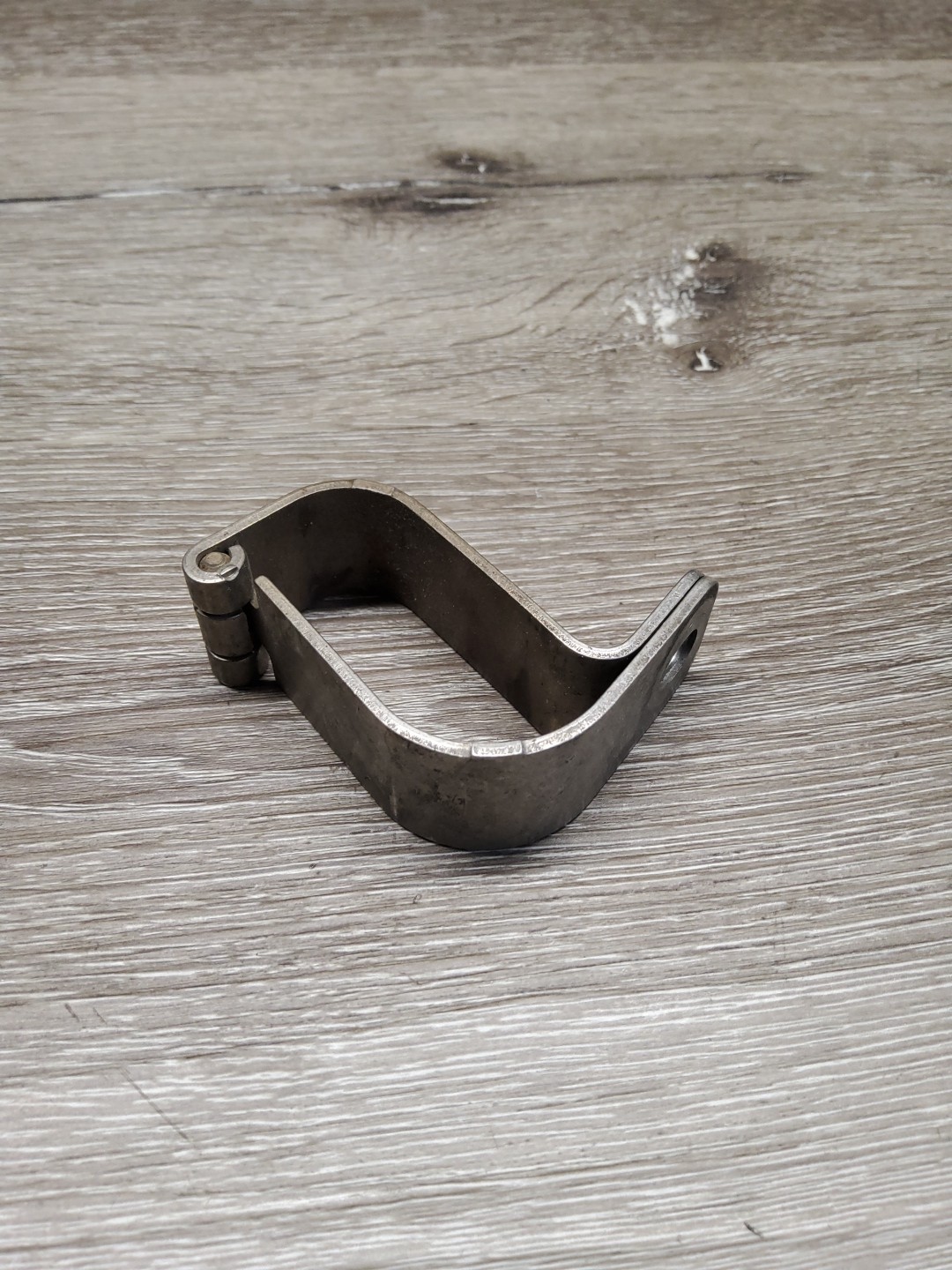 09-24 Harley Davidson Touring Exhaust Headers Crossover Mount Bracket 66861-09A