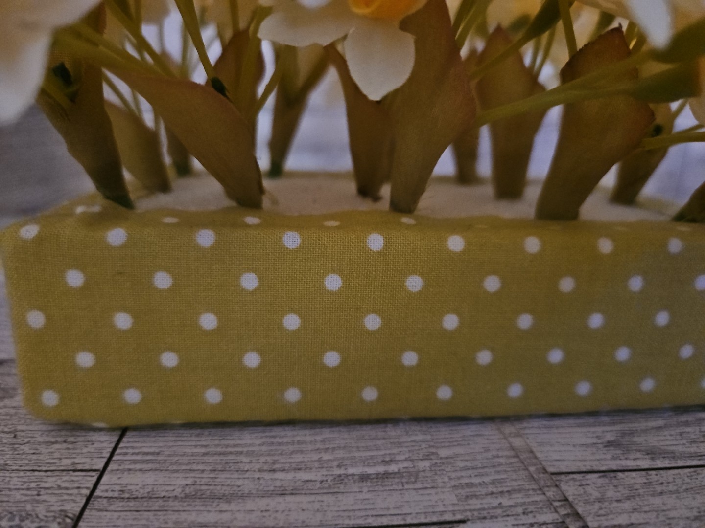 Byers Choice Caroler Signed Lady 15" Tall Daffodils Metal Cart Spring Easter