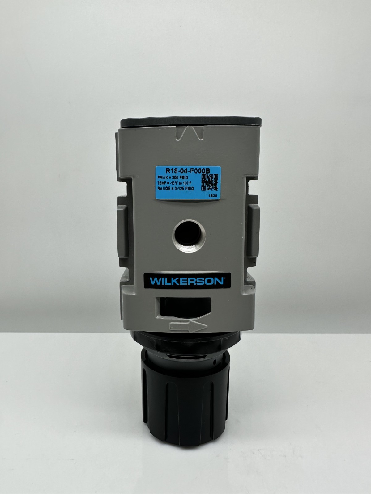 Wilkerson R18-04-F000B Air Pressure Regulator, 1/2" Pipe Size New Fast Shiping!!