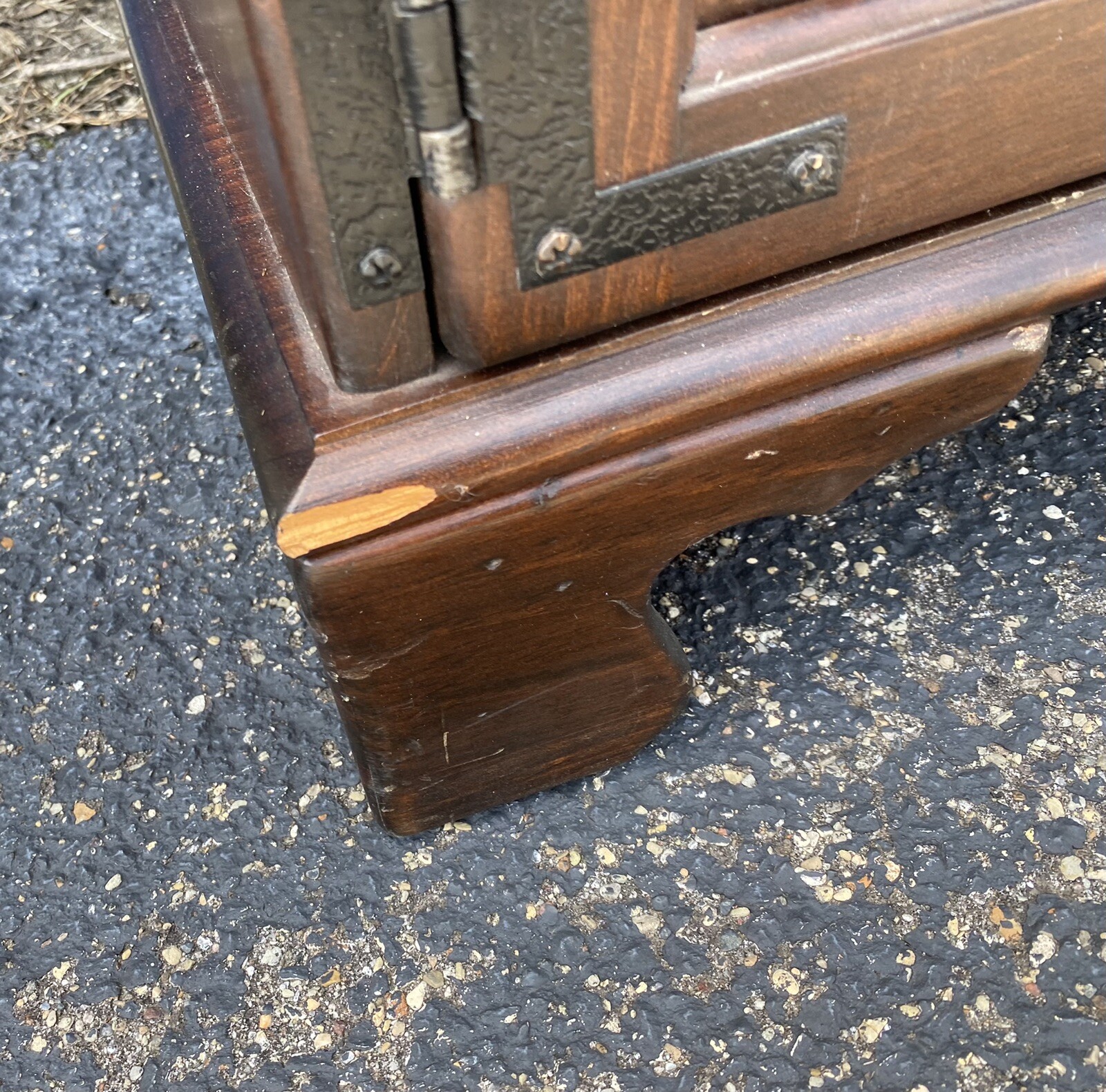 Ethan Allen Dark Antiqued Pine Old Tavern Mid Century RECORD CABINET