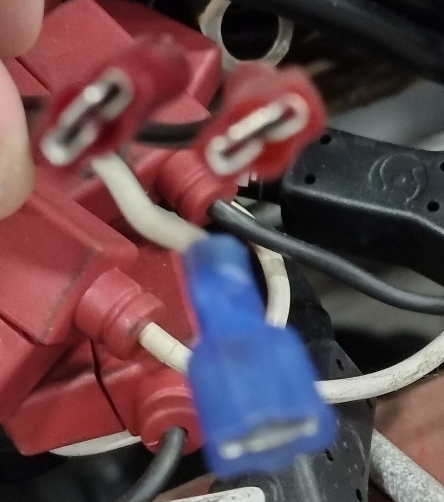 Cosmetic Damaged Minn Kota MK330PC 3 Bank On-Board Battery Charger