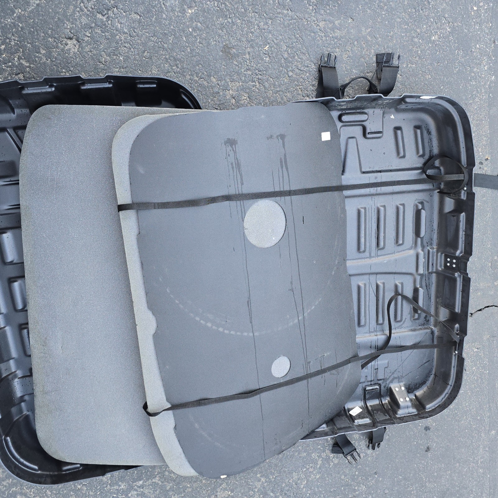 Thule Roundtrip Transition Hard Bike Travel Case - lightly used, straps, wheels