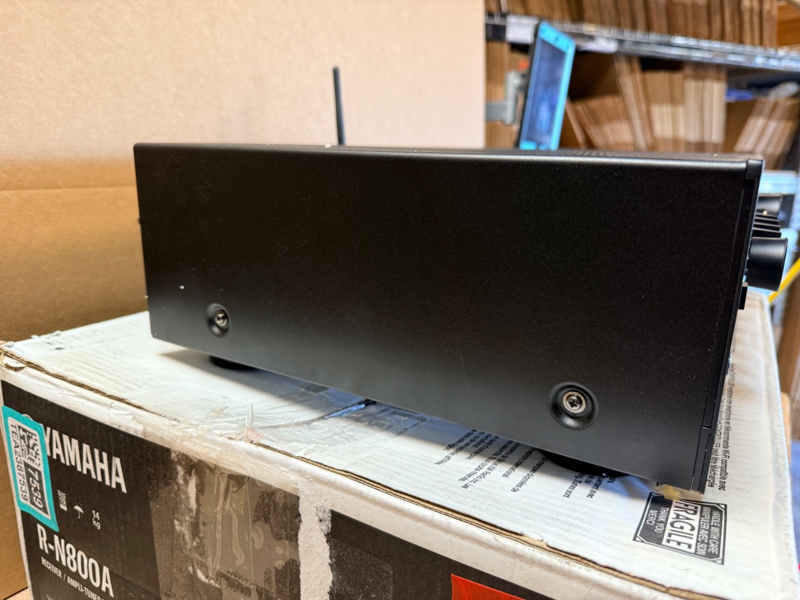 Yamaha R-N800A Receiver Black for parts or repair *UNTESTED*