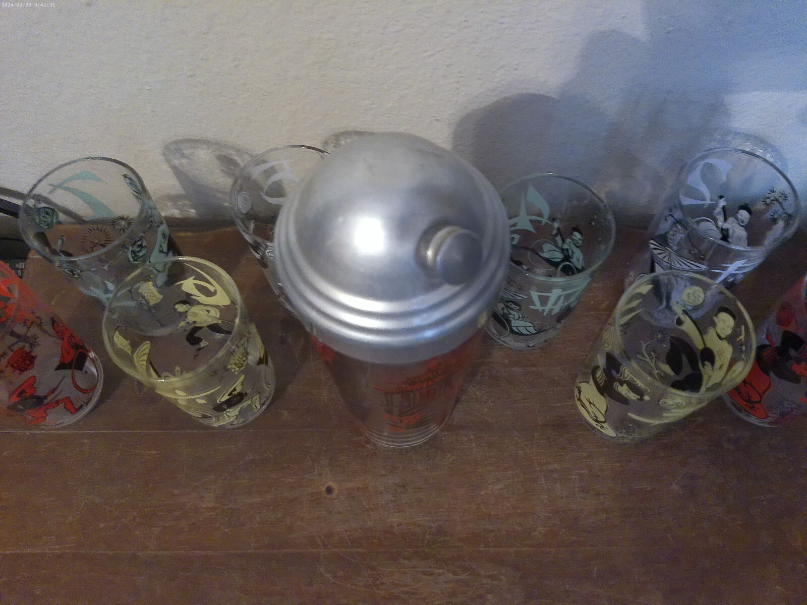 Vintage Mid Century Oriental Asian Design Cocktail Shaker and Eight Glasses