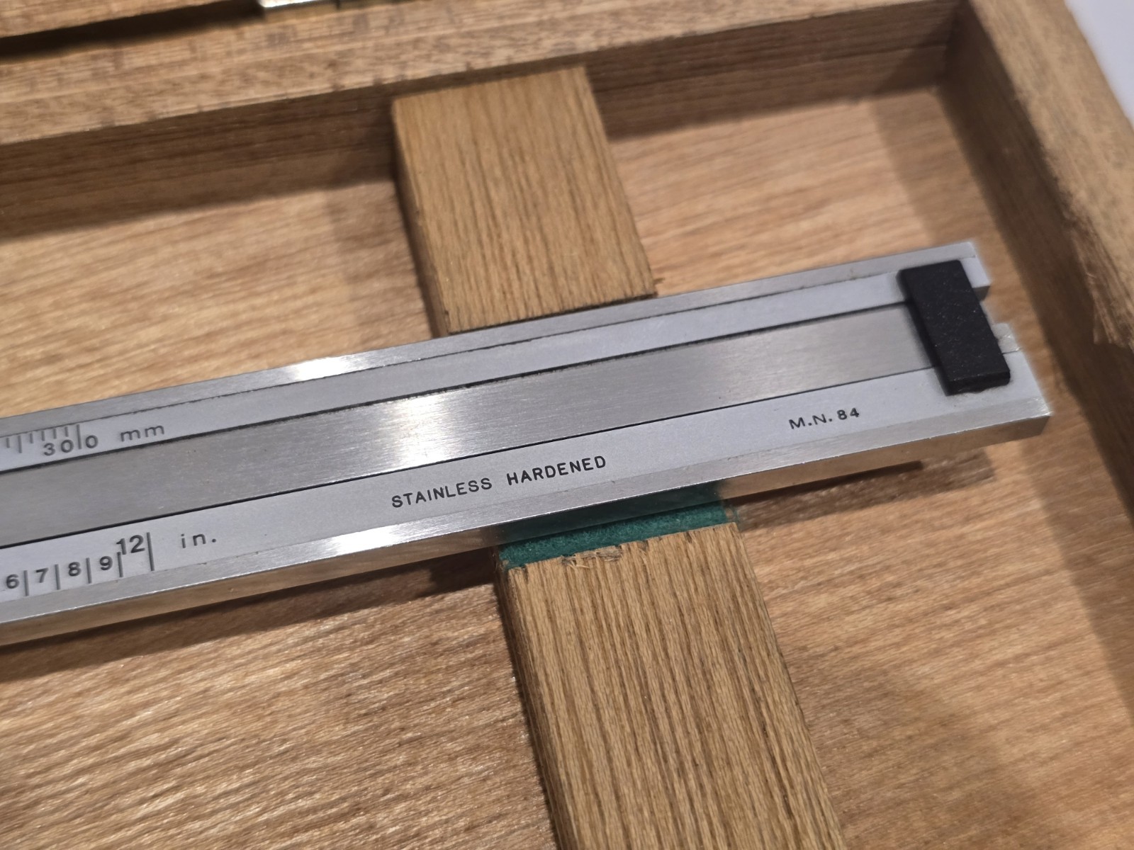 MITUTOYO 12 Inch DIAL CALIPER NO 505-645-50 w/ Wood CASE