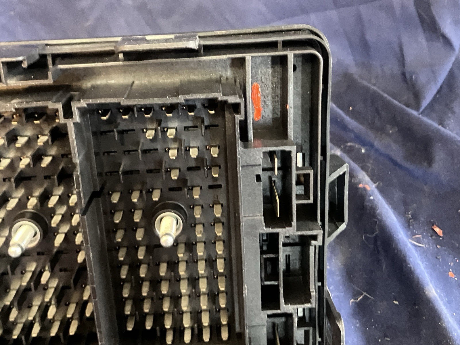 2007 TRAILBLAZER SS ENVOY DENALI RAINIER 6.0L 5.3L FUSE BOX 25790682-1 REBUILT