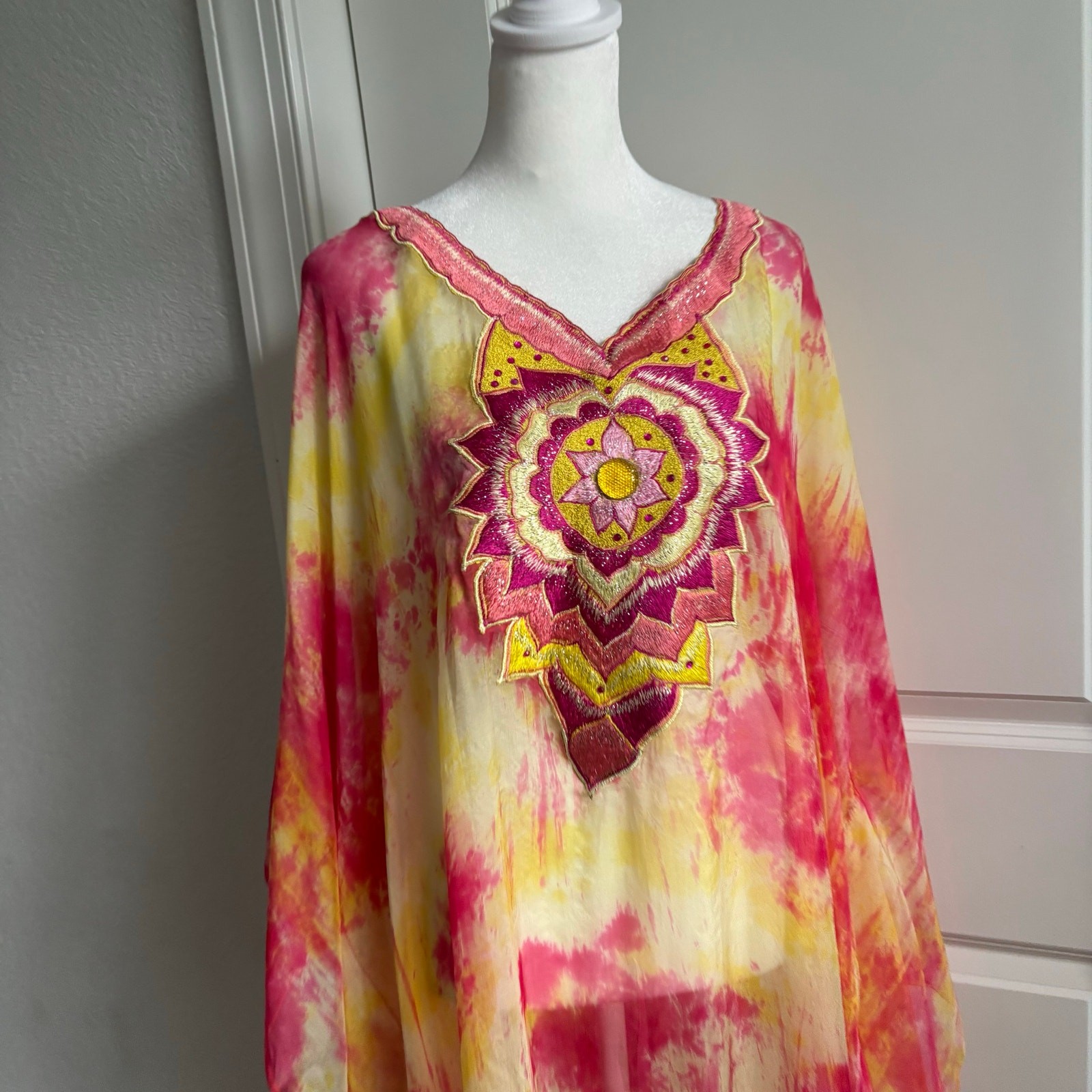 Stunning Silk Women’s Tie Dye Multicolor Kaftan Boho Ethereal Coverup OS