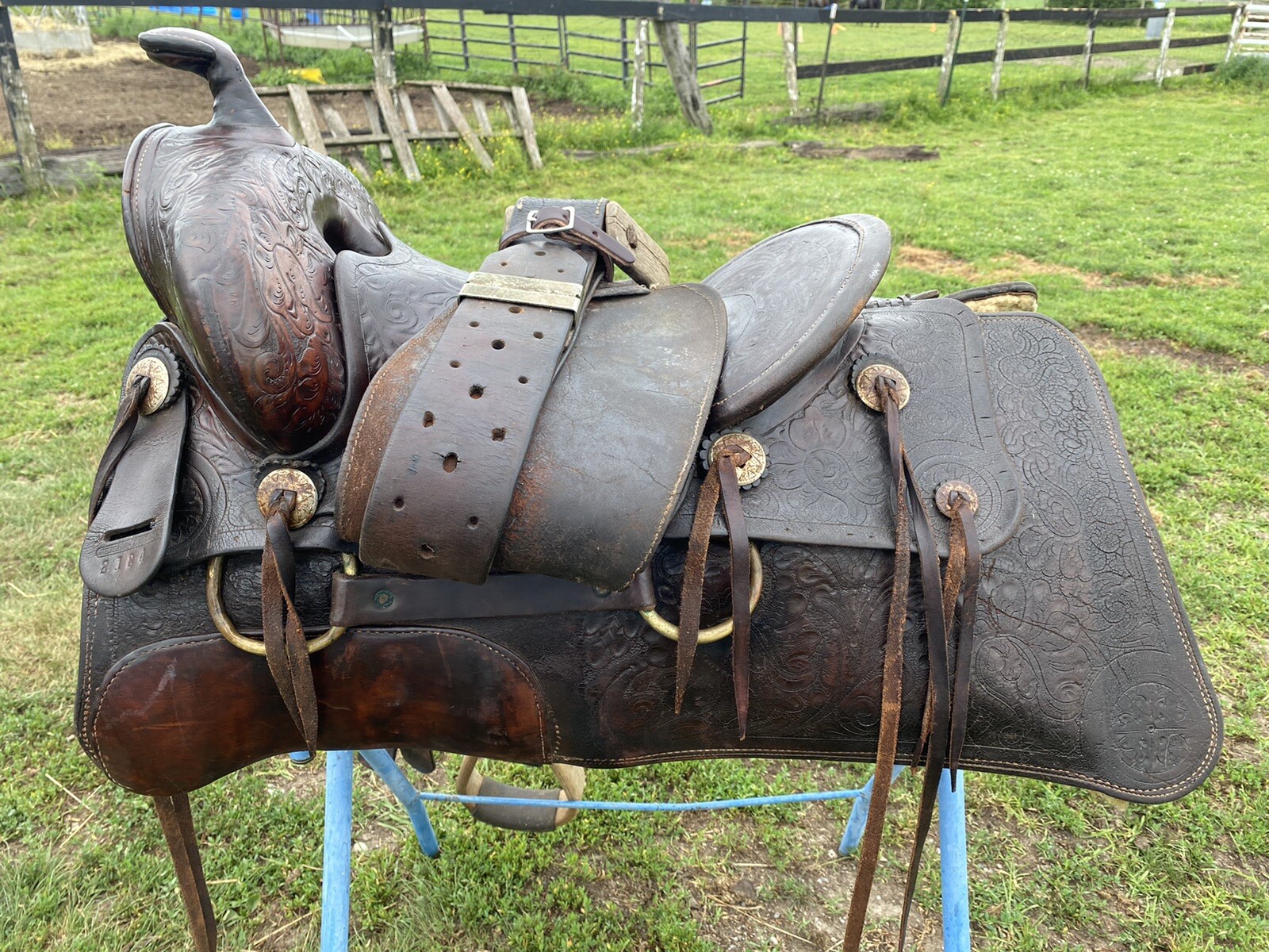 Antique Heiser Denver tooled leather 16 " slick seat wide fork Western saddle