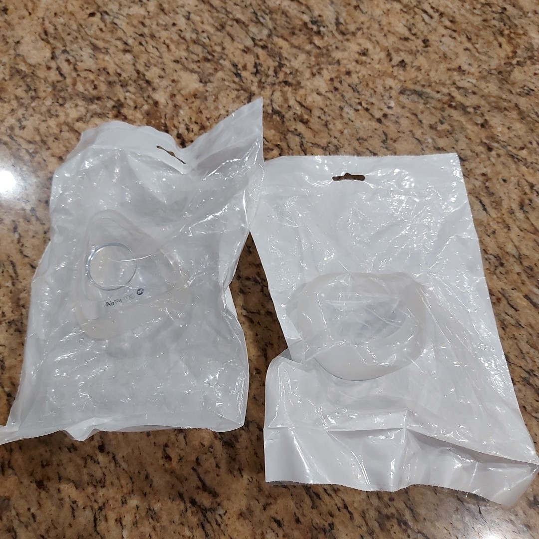 NEW Lot of 2 ResMed 63468 AirFit F20 Cushion Replacement Size Medium SEALED