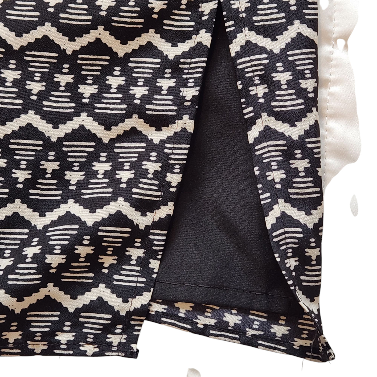 NWT Loft knee-length skirt, black and cream size large, sz 12, 22" length