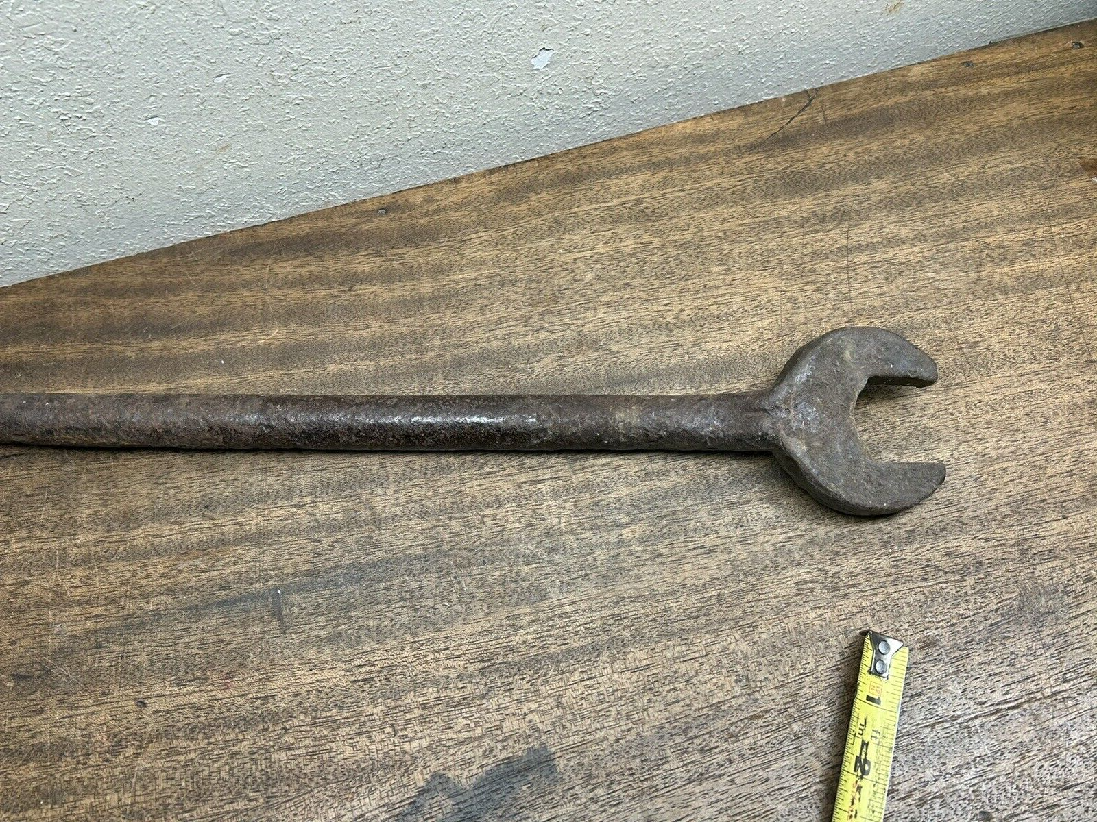 Vintage Unbranded Hand Forged~ 1 1/4" Steel Workers ~ SPUD WRENCH ~ 19 3/4" Long