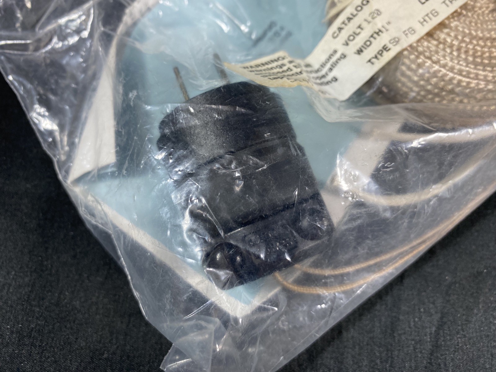 BRISKHEAT 1" Width 6' Length 120 Volt 624 Watt Insulated Heating Tape BMC481303