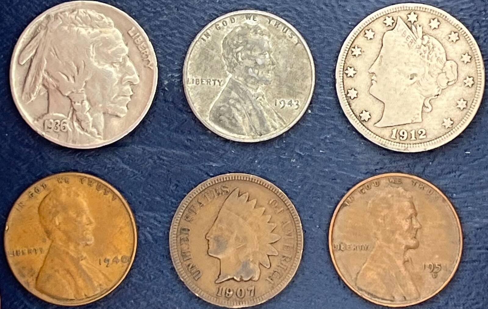 LOT OF INDIAN HEAD PENNY LIBERTY BUFFALO NICKELS STEEL PENNY AND 2 LINCOLN CENTS