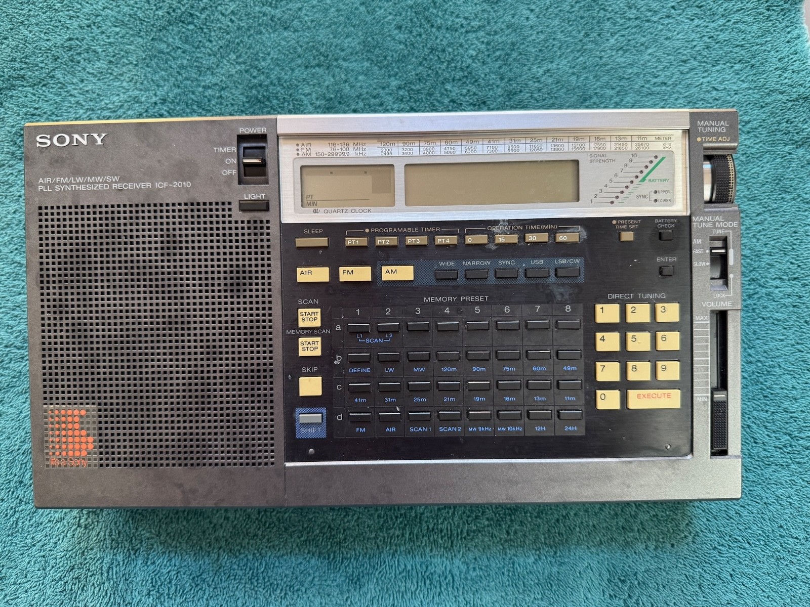 Sony ICF-2010 Radio for Parts / Not Working