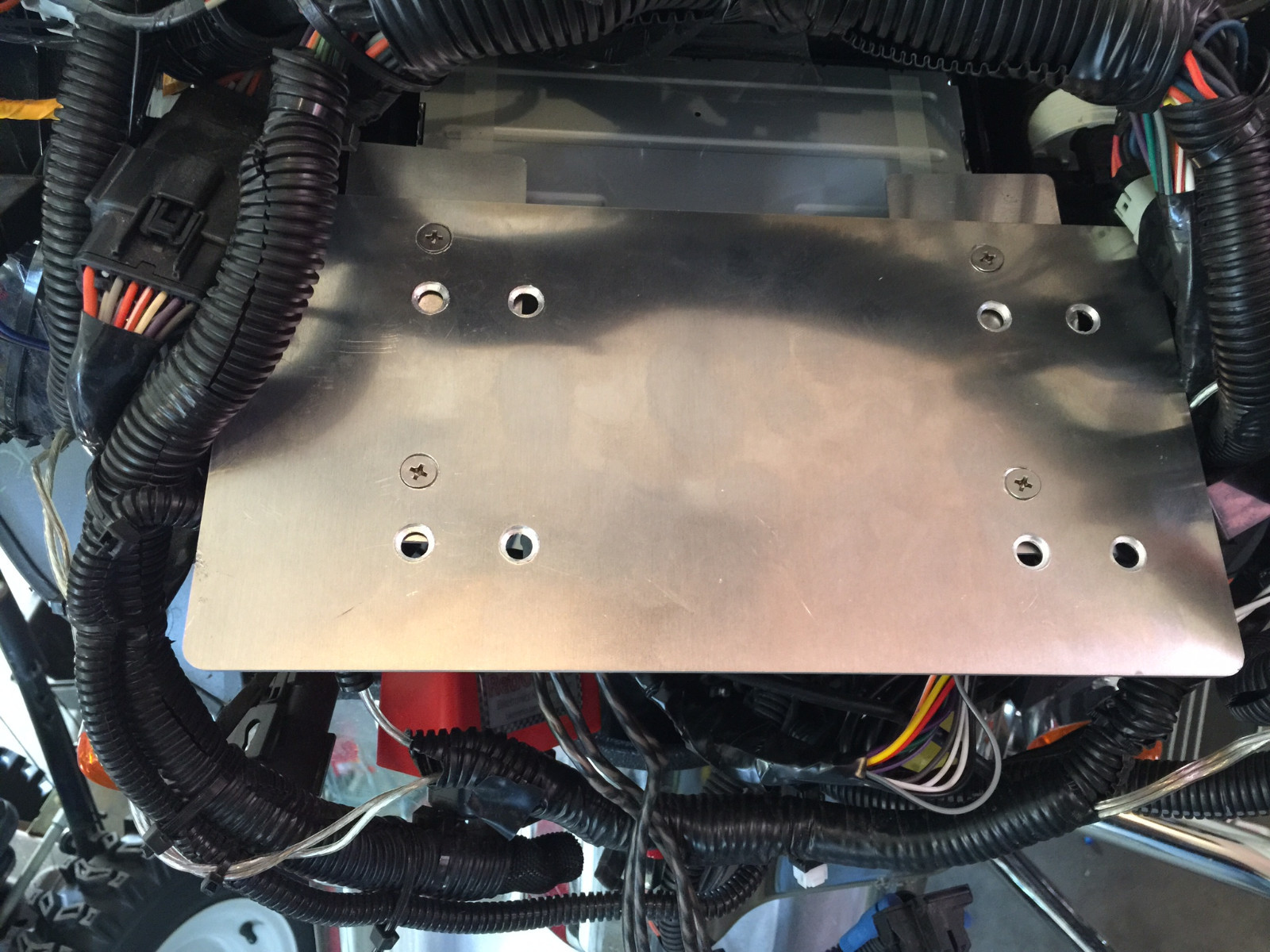 2008 - 2013 Batwing large amplifier mounting kit Harley Street Glide Diamond