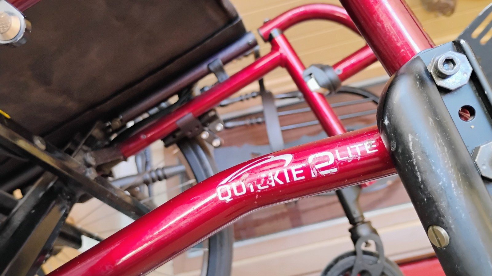 Quickie 2 Lite Folding wheelchair 18"x 18"