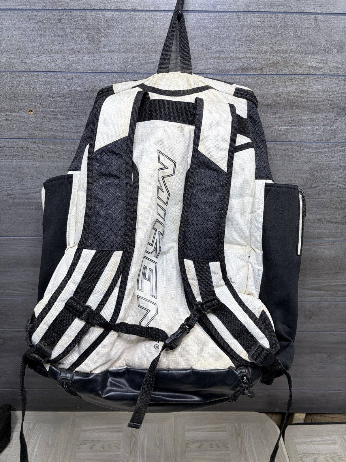 Miken MK7X Baseball Backpack Softball 4 Bat Sleeves Black White Slow pitch Large