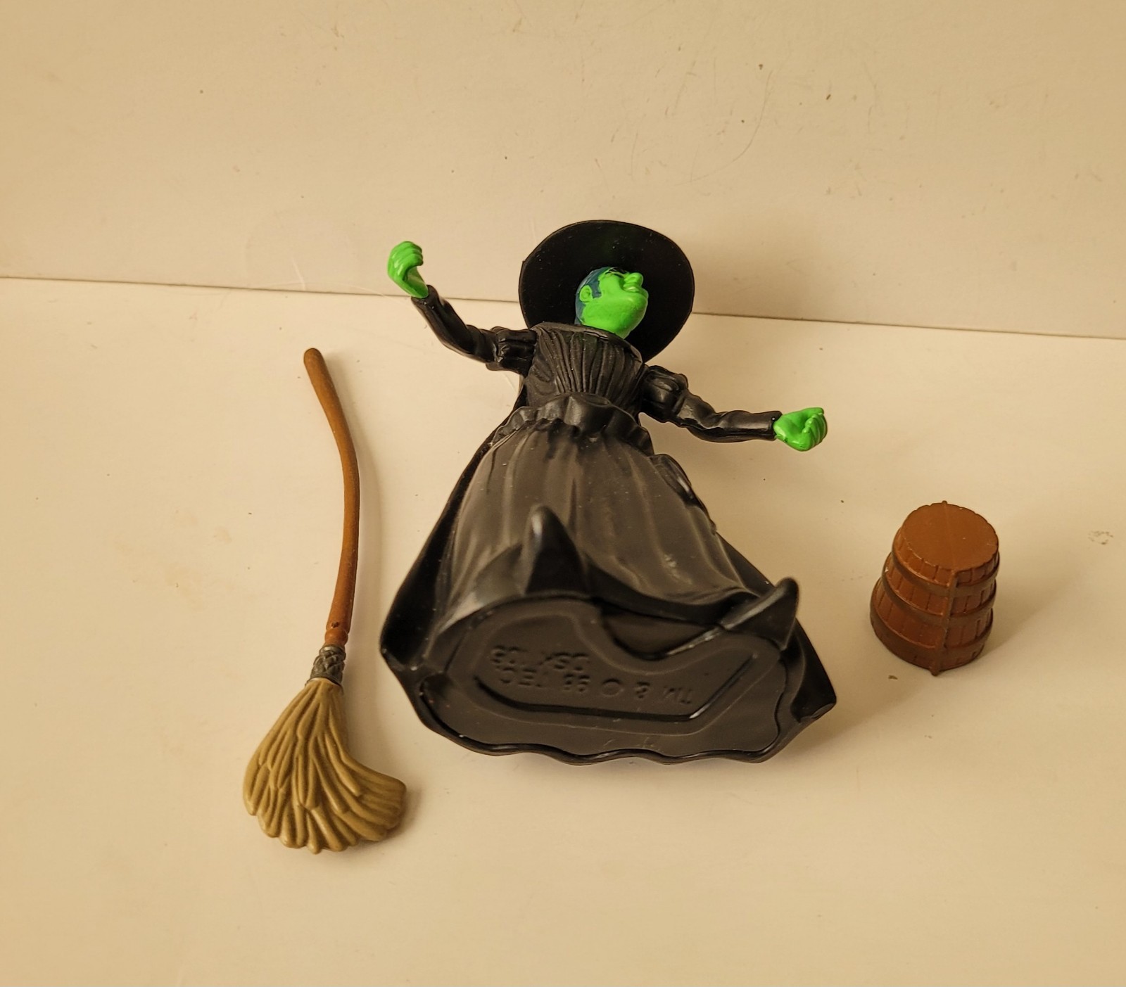 WIZARD of OZ WICKED WITCH of WEST Trevco PVC Figure Turner Presents 1998