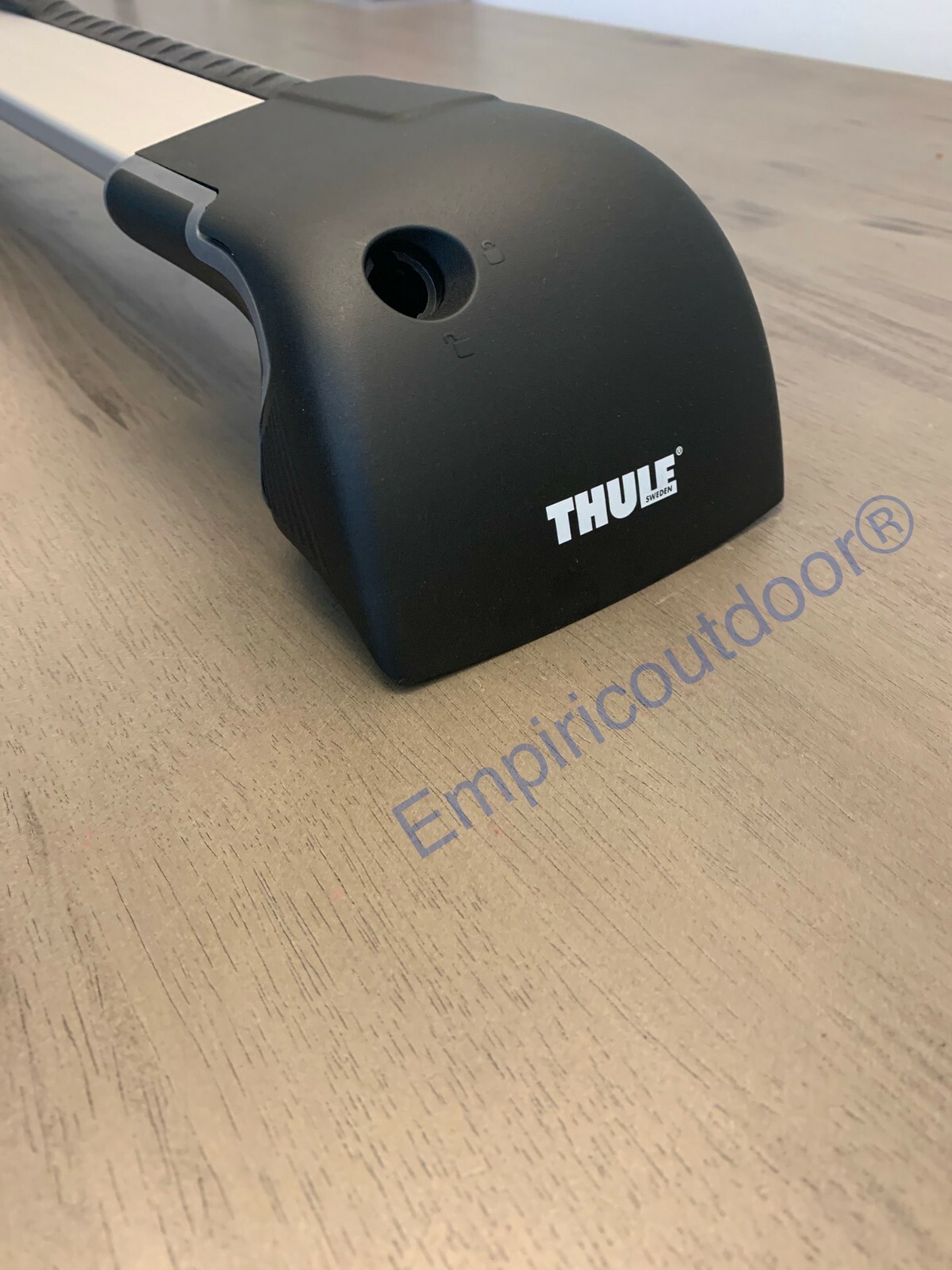 New Thule Aeroblade Edge 7601 Silver. Freeship!