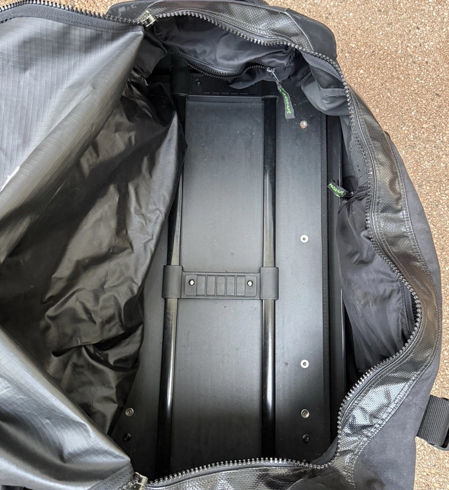 Akona Adventure Gear 31x15x15 XL Travel Dive Scuba Roller Bag Black Rain Cover