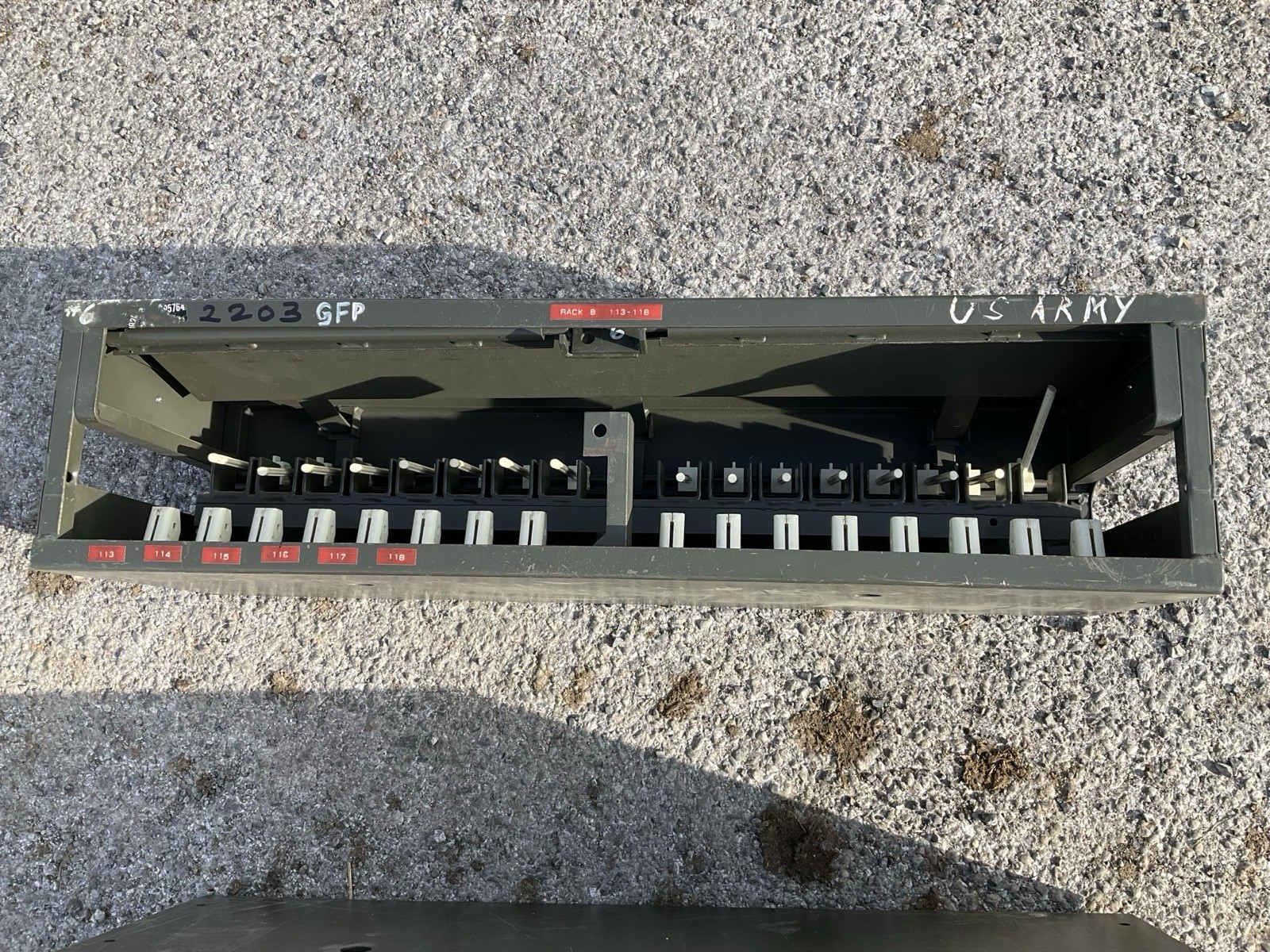 US Military Lockable Small Arms Handgun Storage Rack For 16 Pistols