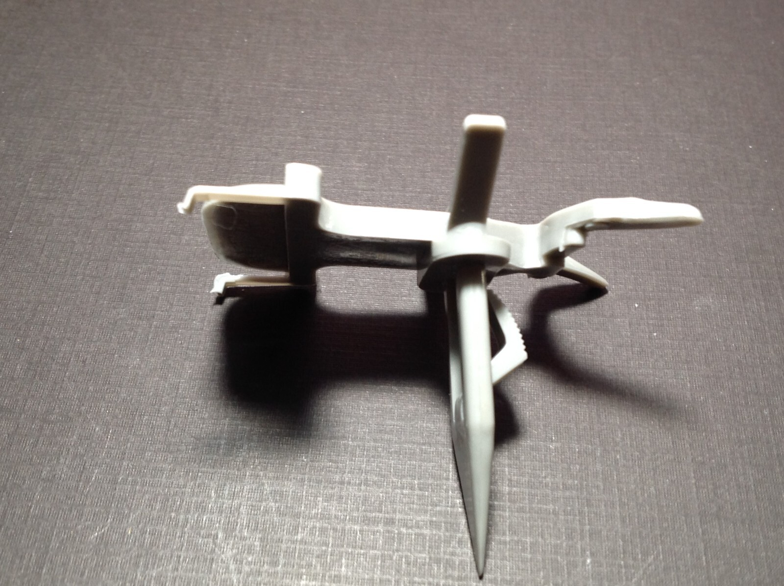 1 pc NORS rear window garnish lower moulding clips 1980-1984 Cadillac Olds Buick