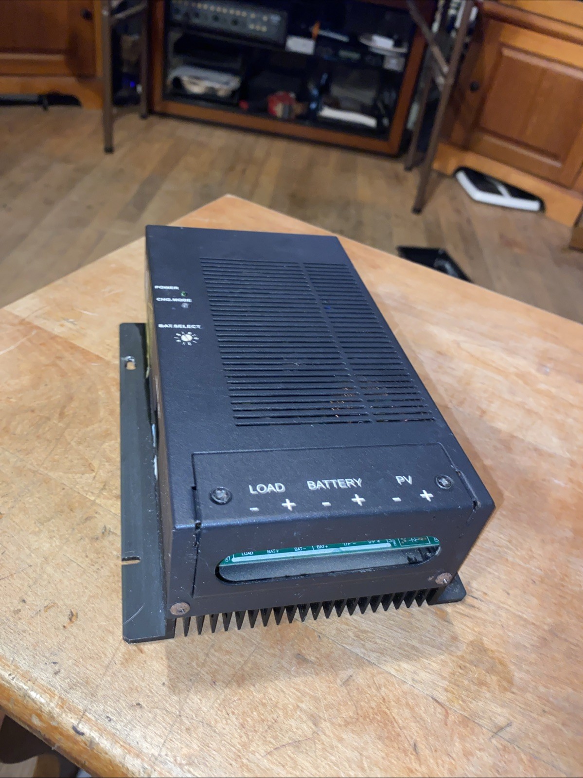 SolarMate 40A MPPT Solar Charge Controller