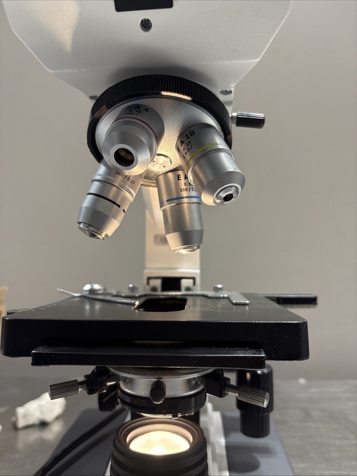 Fisher Scientific Microscope W/4 Objective Lenses EA 10 40 100 4 160/0.17 1.25