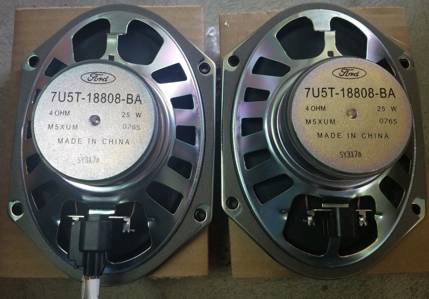 NEW Pair Ford 5.5" x 8" OEM Speakers 7U5T-18808-BA Speaker Kit with Harness