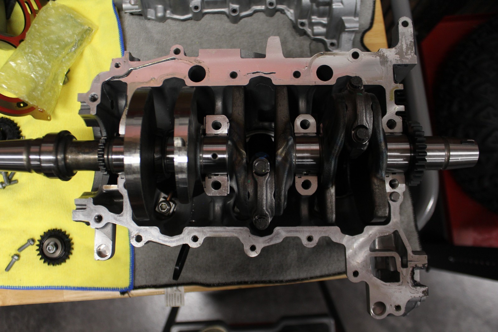 Crankshaft, Connecting Rods, Pistons, 2017 Can-Am Maverick X3 Turbo R