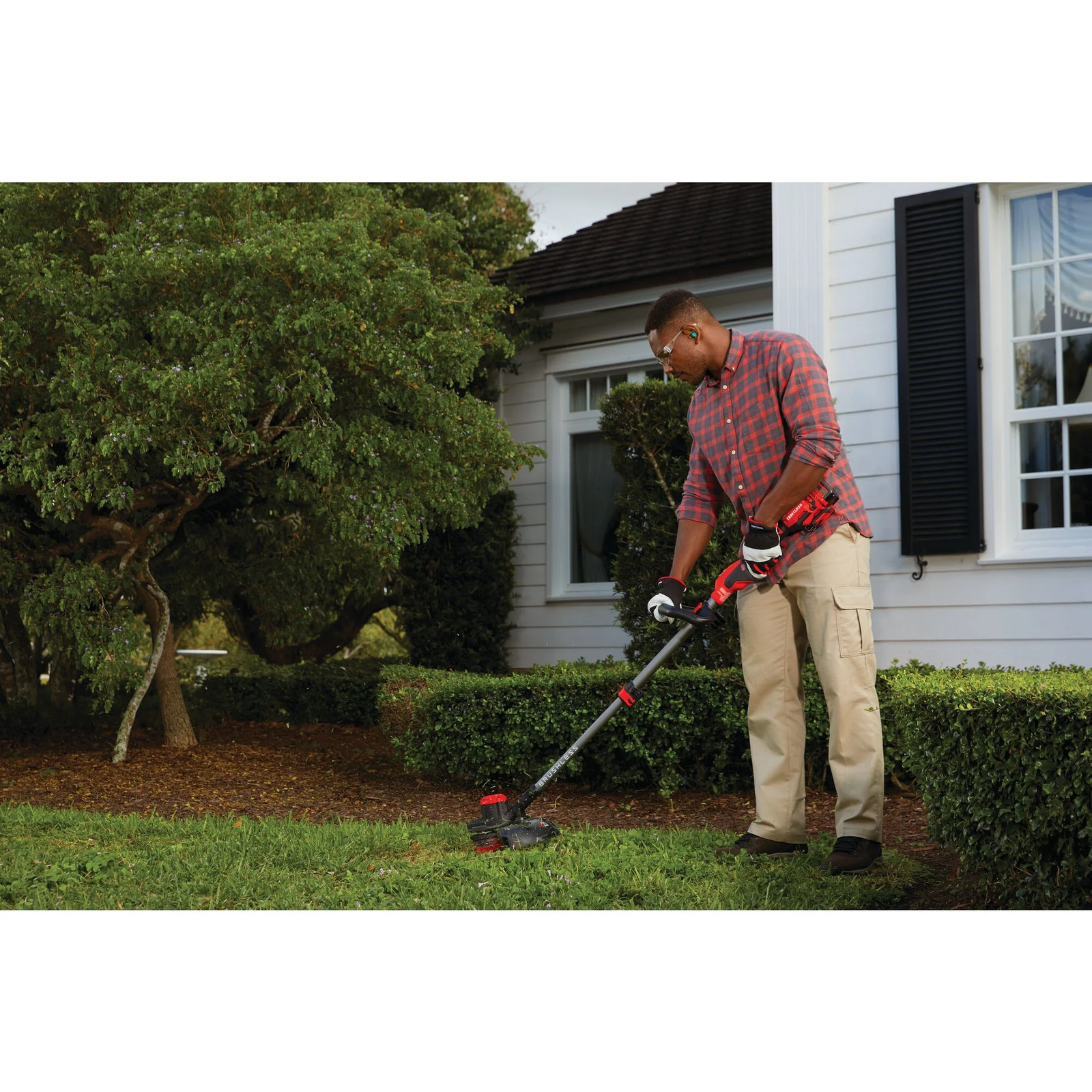 CRAFTSMAN V20* Brushless Cordless WEEDWACKER® 13 in String Trimmer -CMCST920B