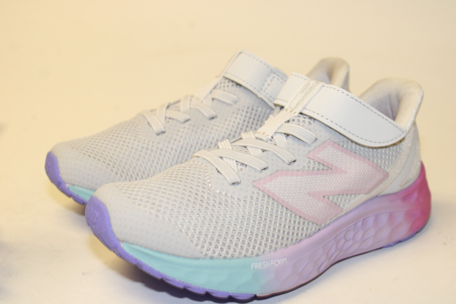New Balance Fresh Foam NEW Arishi v4 Bungee Lace with Top Strap Girls Kids Youth