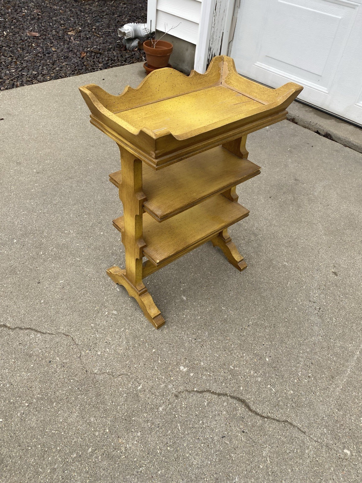 Tell City Chair Company Solid Hard Rock Maple Antique Yellow 3 Tier Side Table