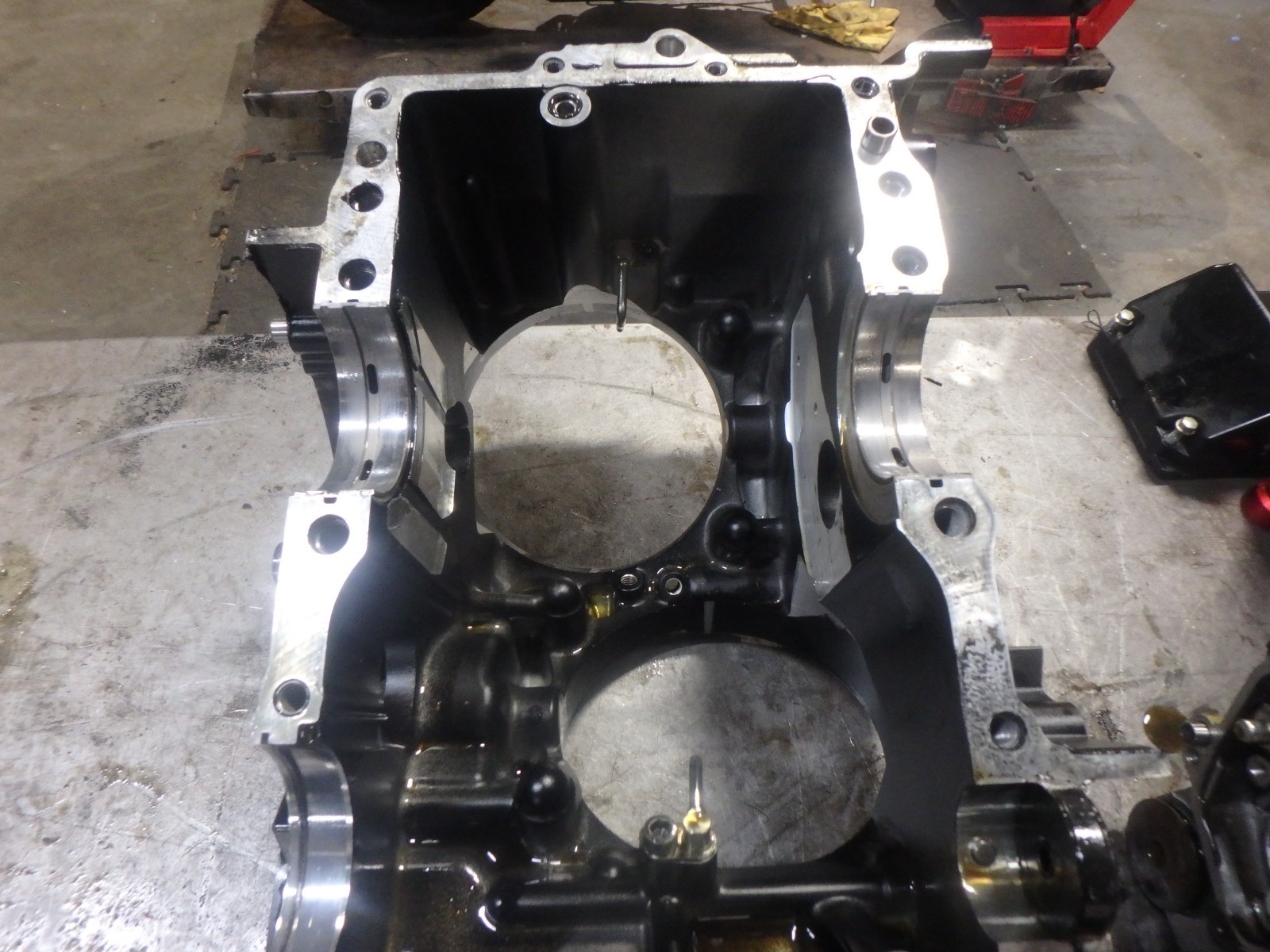 SUZUKI BOULEVARD M109R / VZR1800 06-25 ENGINE CASES P/N 11300-48881